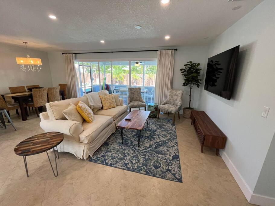 Paradise 4 Min To The Beach With Private Heated Pool Deerfield Beach Exterior photo